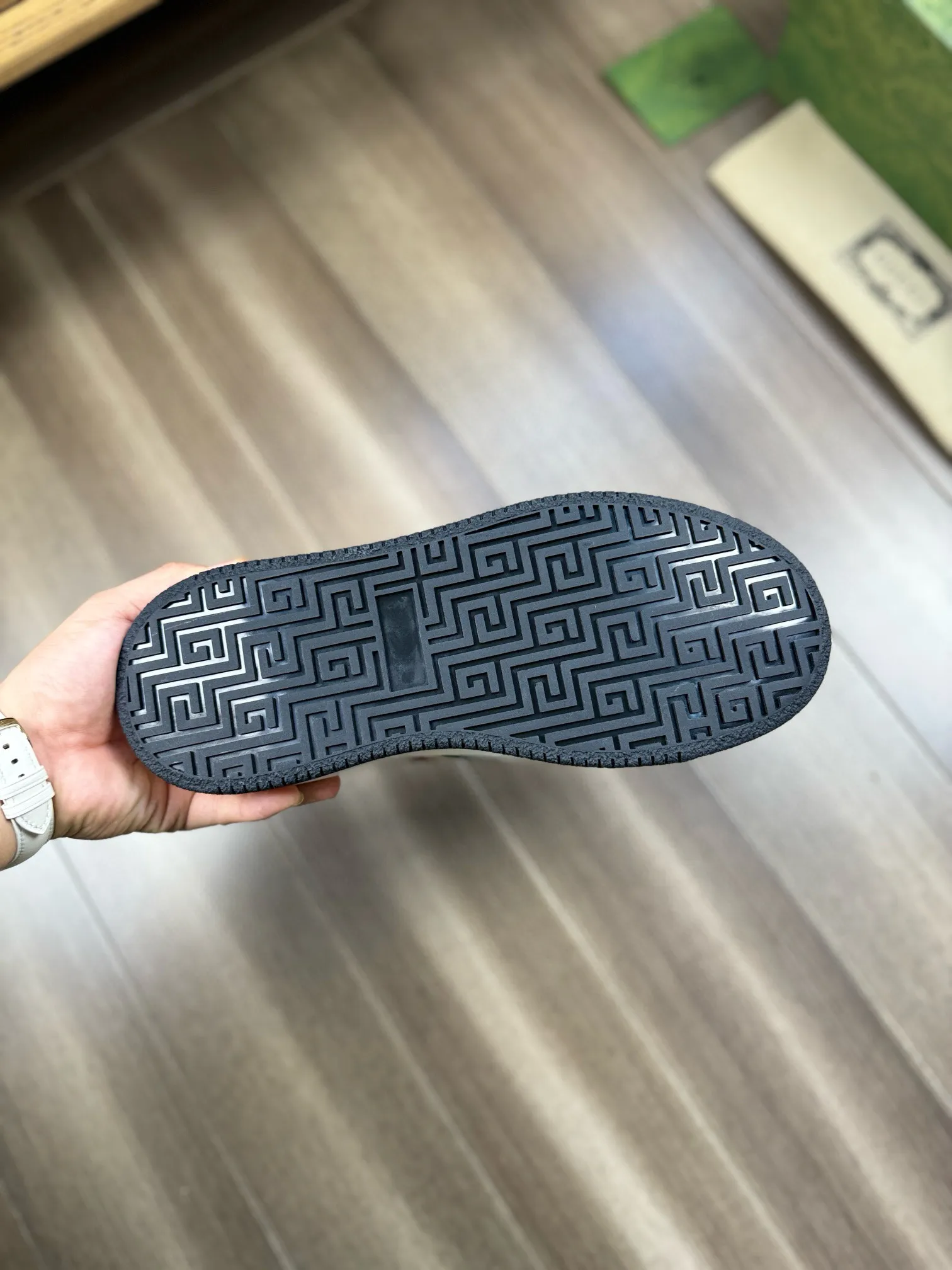 [Gucci] Gucci men's shoes 💰820💰 - High-end quality original order - Upper: 🔝Imported Nappa calfskin·Brand high mercerized cloth·Brand webbing -Inner: water-dyed cowhide, -Outsole: ultra-light T men's shoes💰U foam. Rubber; two-color molded outsole -Ultra-high quality control·Fine workmanship: highlighted (high-end·luxury·grade) -Size: 38-44 (45, can be customized)